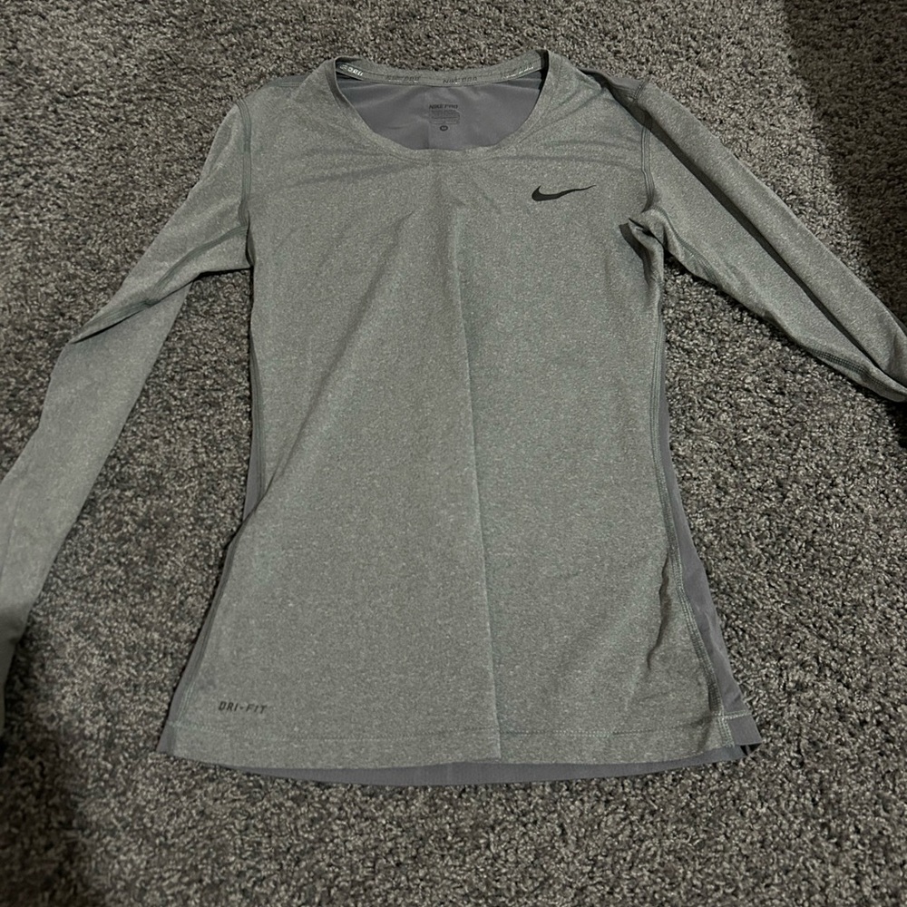 Nike gray long sleeve